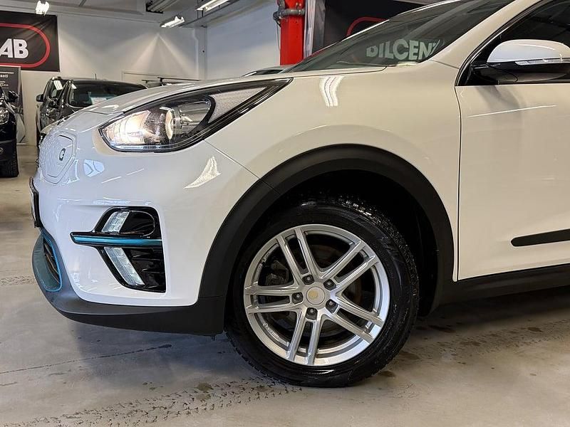 Begagnad Kia e-Niro Advance 150 kW (204 HK) 2019 Vit SUV