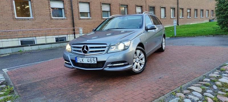 Silver Begagnad 2012 Mercedes C180 Avantgarde Kombi | 109 000 kr (Lite dyr) - Bild 1/4