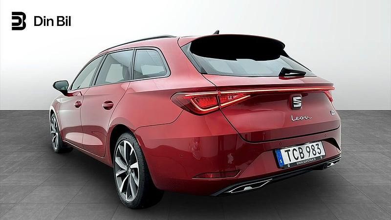 Begagnad Seat Leon FR 150 HK (110 kW) 2021 Röd Kombi