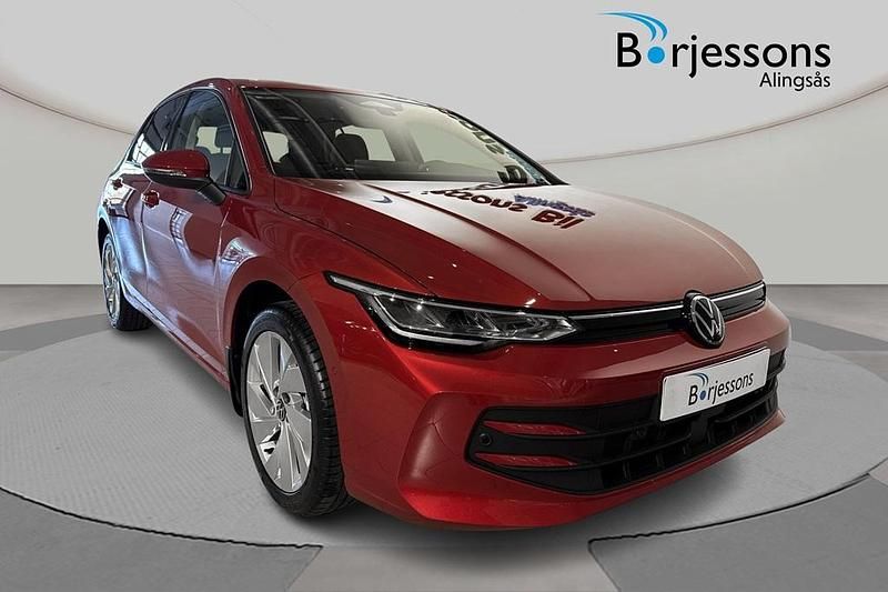 Röd Ny 2026 VW Golf VIII | 458 900 kr - Bild 1/4