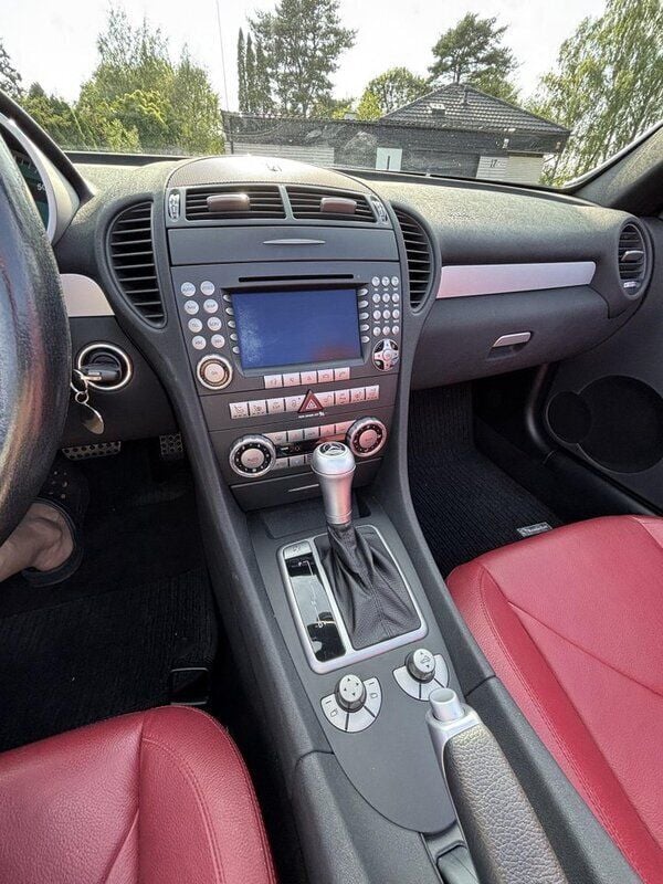 Silver Begagnad 2005 Mercedes SLK350 Cab | 147 000 kr (Marknadspris) - Bild 1/4