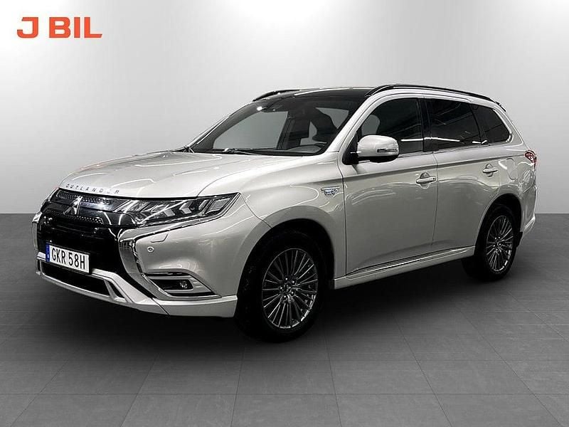 Begagnad Mitsubishi Outlander P-HEV Edition 135 HK (99 kW) 2019 Silver SUV