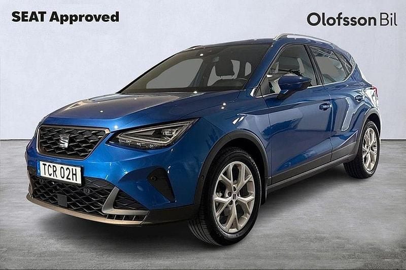 Ljusblå Begagnad 2024 Seat Arona FR SUV | 214 900 kr (Marknadspris) - Bild 1/4