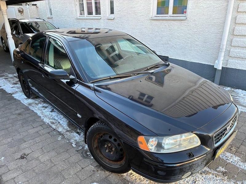 Begagnad Volvo S60 Kinetic 170 HK (125 kW) 2006 Svart Sedan