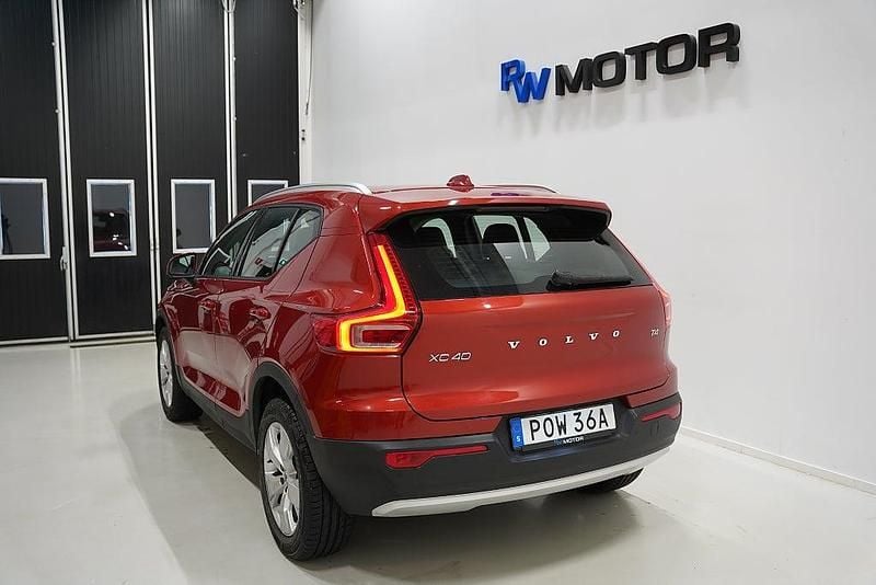 Begagnad Volvo XC40 Momentum 190 HK (139 kW) 2019 Röd SUV