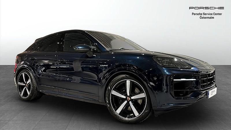 Blå Begagnad 2024 Porsche Cayenne E-Hybrid Coupe Sportkupé | 1 325 000 kr - Bild 1/4