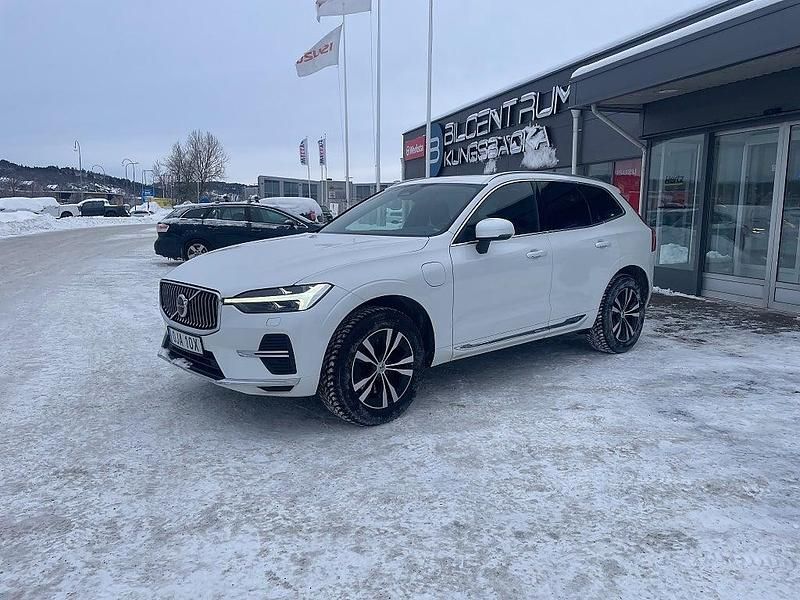 Vit Begagnad 2022 Volvo XC60 Momentum SUV | 314 900 kr (Superpris) - Bild 1/4