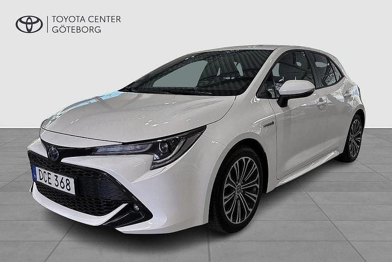 Vit Begagnad 2019 Toyota Corolla Hybrid Style Halvkombi | 209 900 kr (Marknadspris) - Bild 1/3