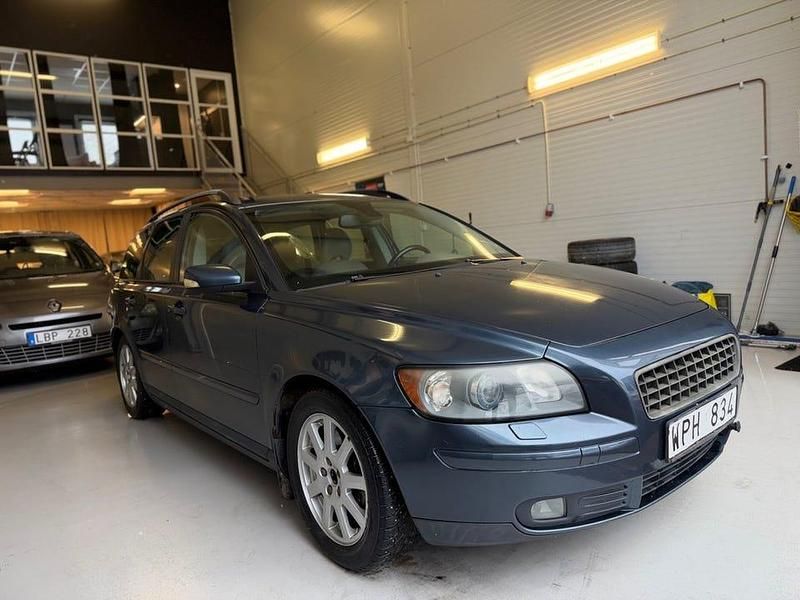 Begagnad Volvo V50 Summum 170 HK (125 kW) 2005 Blå Kombi