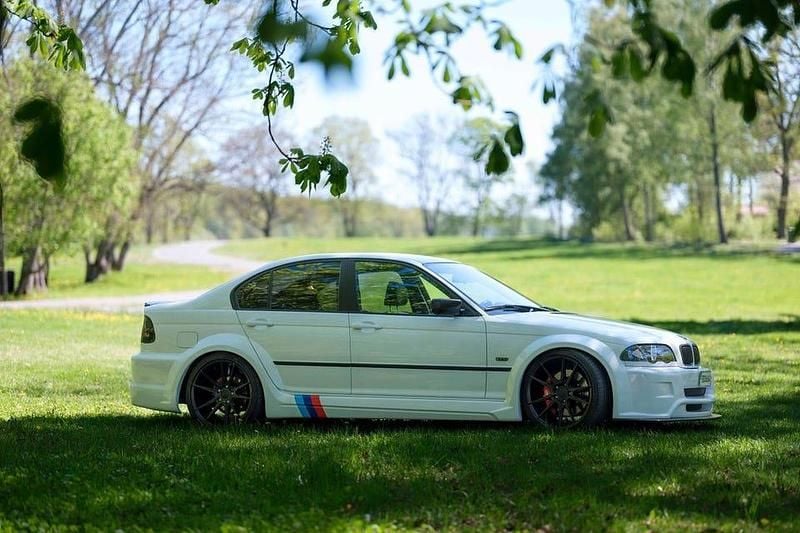 Begagnad BMW 320 150 HK (110 kW) 1999 Vit Sedan