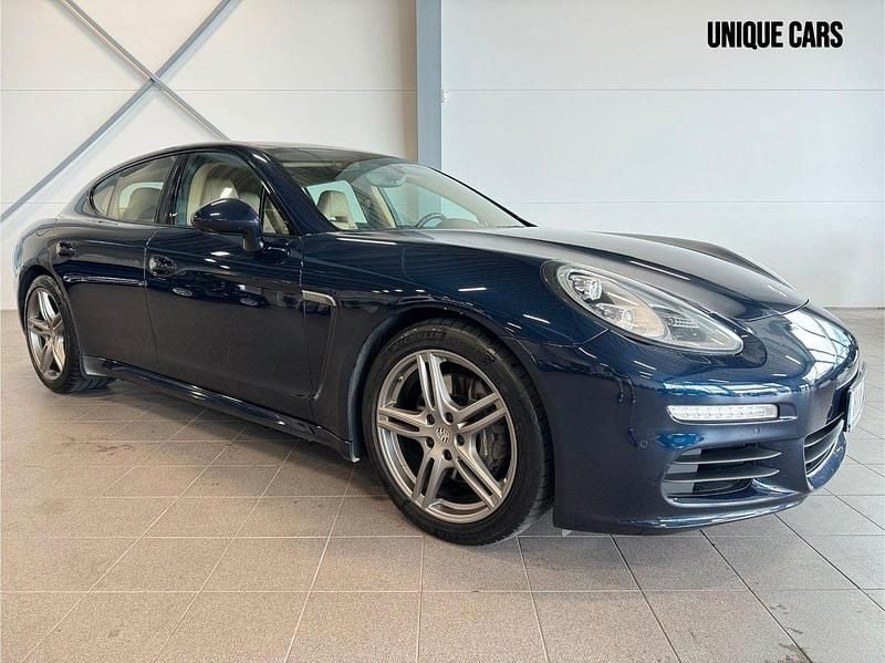 Blå Begagnad 2015 Porsche Panamera Sedan | 339 900 kr - Bild 1/4