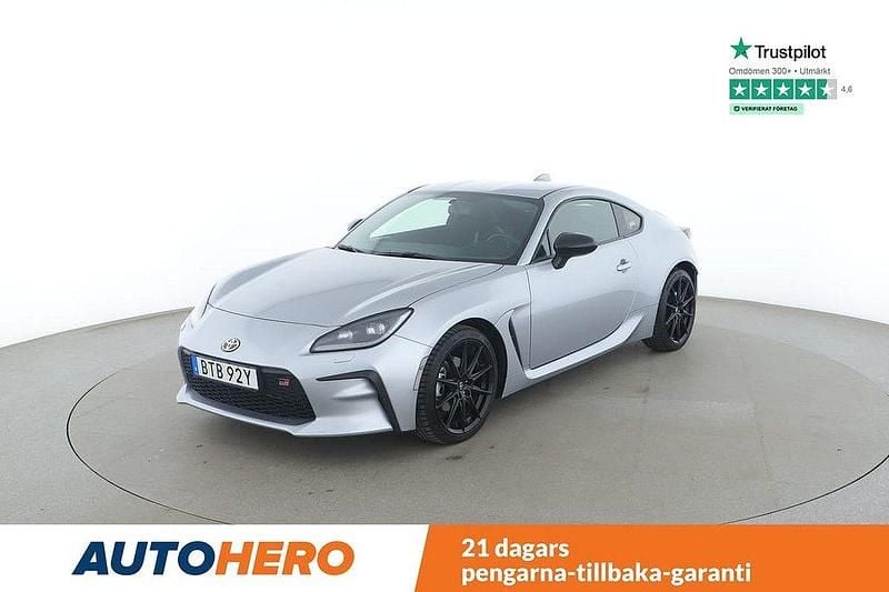 Silver Begagnad 2023 Toyota GR86 Sportkupé | 409 000 kr - Bild 1/4
