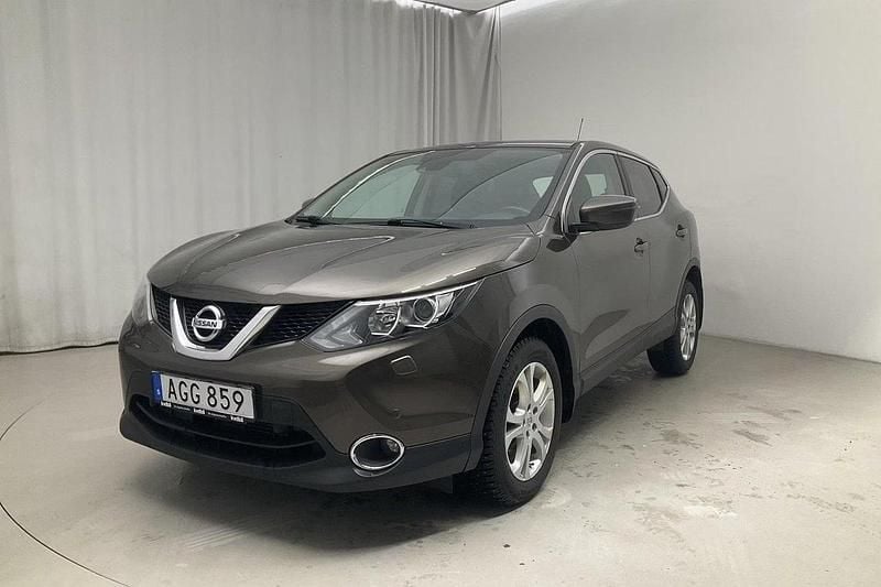Brun Begagnad 2015 Nissan Qashqai SUV | 119 000 kr (Marknadspris) - Bild 1/4