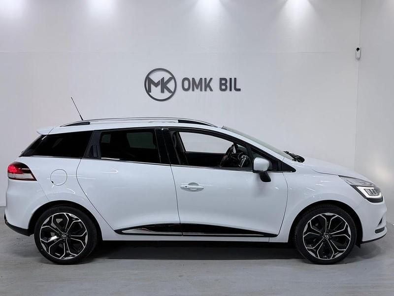 Begagnad Renault Clio IV Intens 90 HK (66 kW) 2018 Vit Kombi