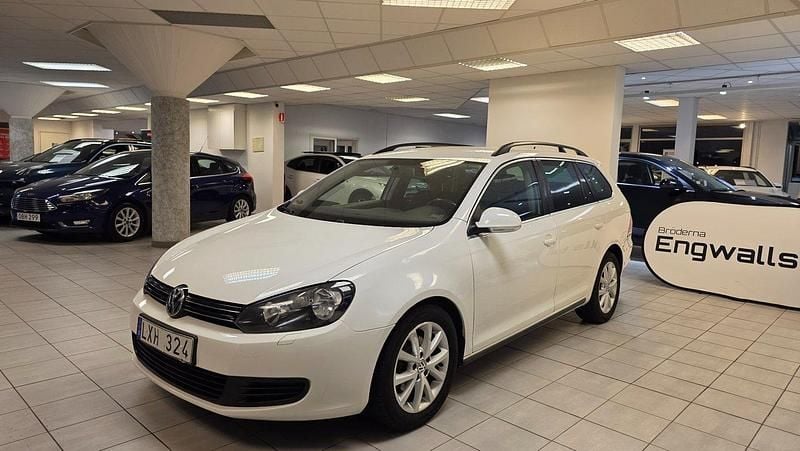 Vit Begagnad 2011 VW Golf VII Kombi | 59 900 kr (Bra pris) - Bild 1/4