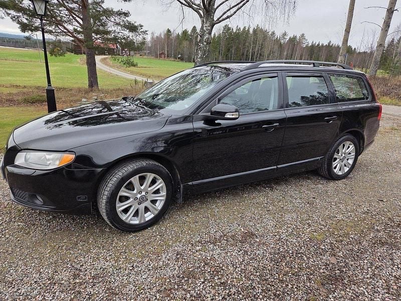 Svart Begagnad 2009 Volvo V70 Kombi | 75 000 kr - Bild 1/4