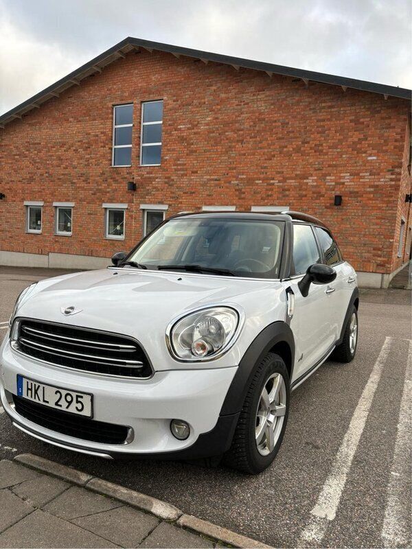 Vit Begagnad 2015 Mini Cooper D Countryman SUV | 105 000 kr (Marknadspris) - Bild 1/4