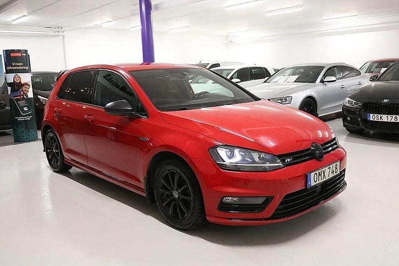 Begagnad VW Golf VII R-line 140 HK (102 kW) 2015 Röd