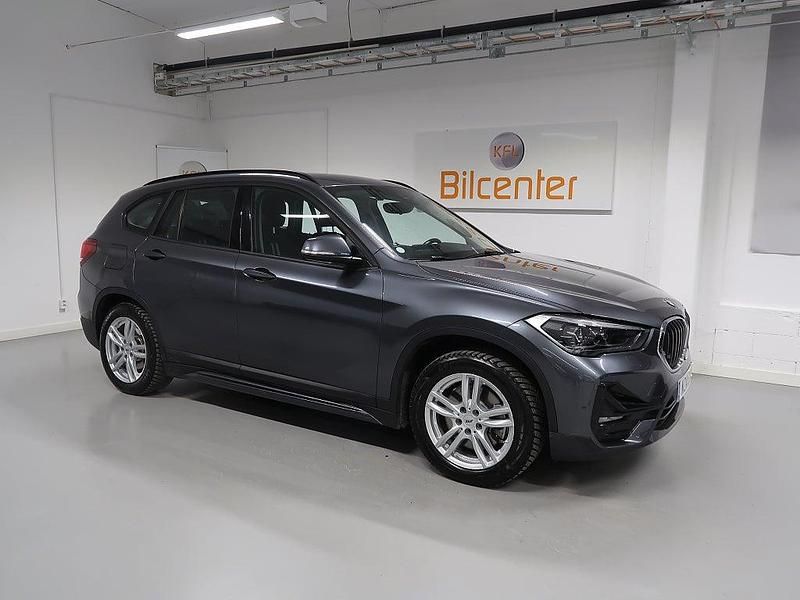 Begagnad BMW X1 Sport Line 220 HK (161 kW) 2022 Grå SUV