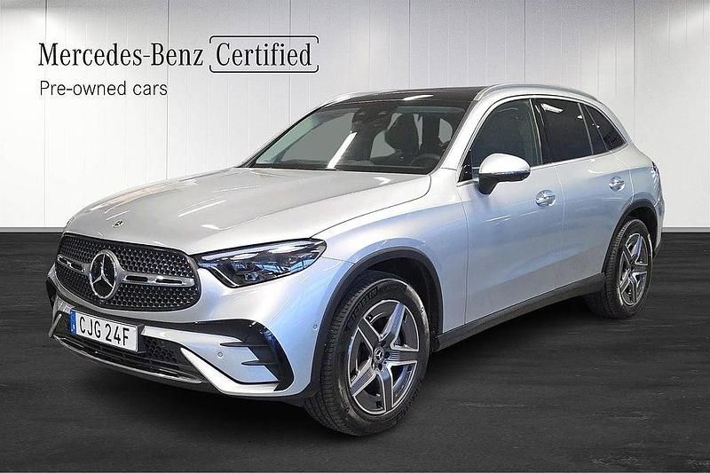 Silver Begagnad 2025 Mercedes GLC220 AMG Line Premium Plus SUV | 799 000 kr - Bild 1/4