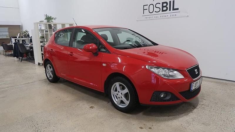 Begagnad Seat Ibiza Style 86 HK (63 kW) 2010 Röd Halvkombi