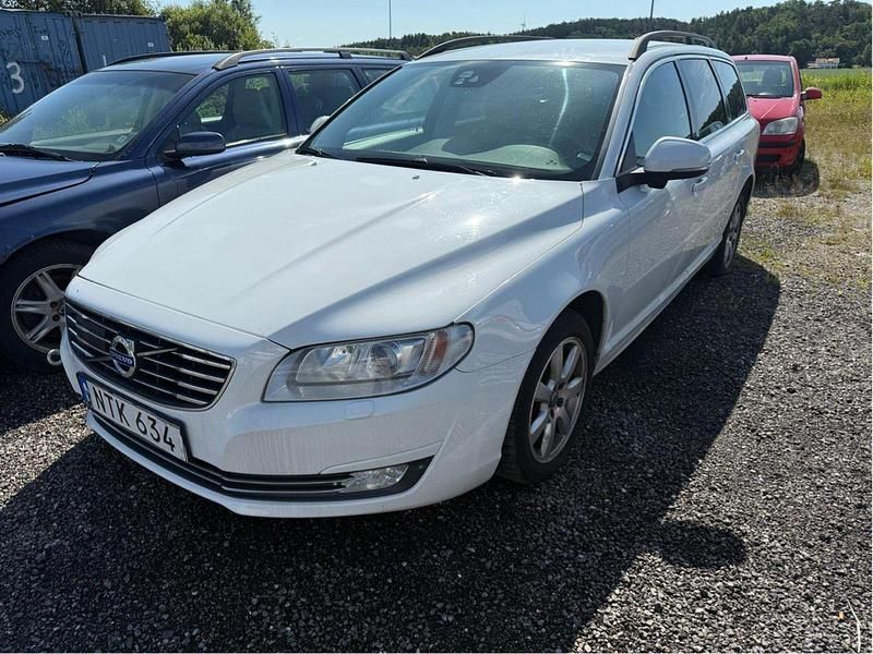Vit Begagnad 2016 Volvo V70 Momentum Kombi | 39 500 kr (Superpris) - Bild 1/4