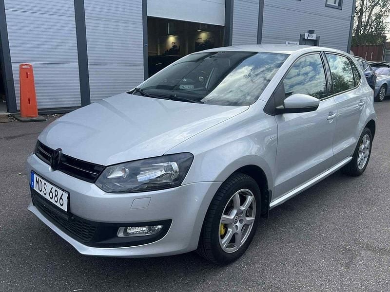 Silver Begagnad 2011 VW Polo Halvkombi | 49 900 kr (Marknadspris) - Bild 1/4