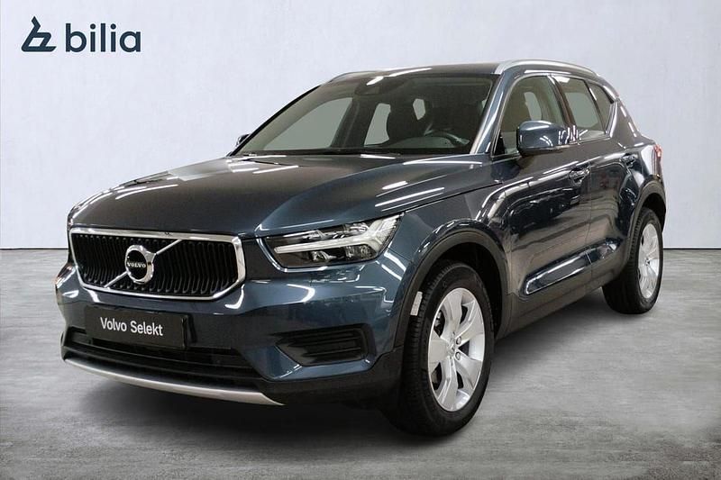 Blå Begagnad 2022 Volvo XC40 Momentum SUV | 289 000 kr (Marknadspris) - Bild 1/3