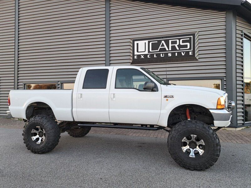 Vit Begagnad 2000 Ford F350 Van | 179 500 kr - Bild 1/4
