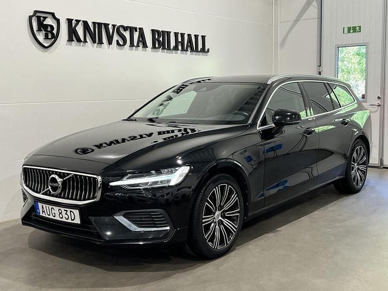 Svart Begagnad 2021 Volvo V60 Inscription Kombi | 307 800 kr (Marknadspris) - Bild 1/4