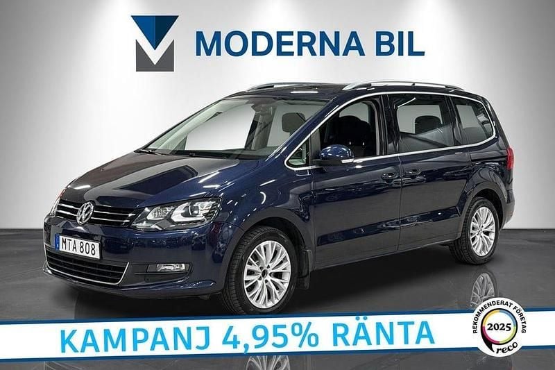 Mörkblå Begagnad 2015 VW Sharan Minibuss | 144 900 kr (Superpris) - Bild 1/4