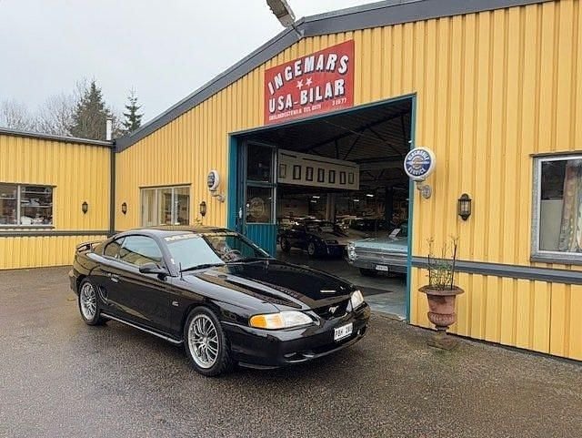 Begagnad Ford Mustang GT 218 HK (160 kW) 1994 Svart Sportkupé