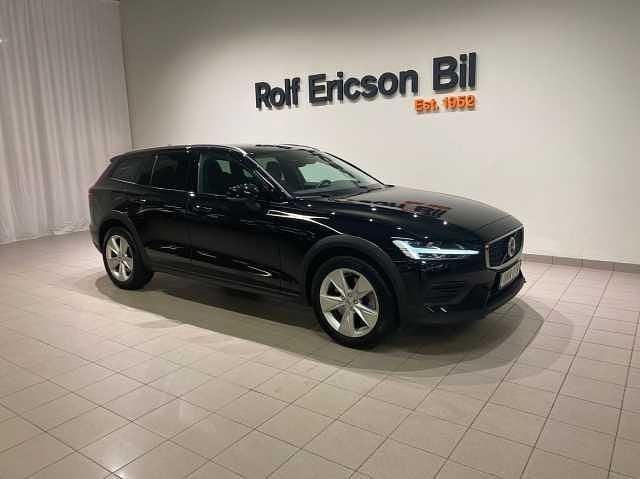 Begagnad 2024 Volvo V60 CC Kombi | 419 500 kr (Marknadspris) - Bild 1/4