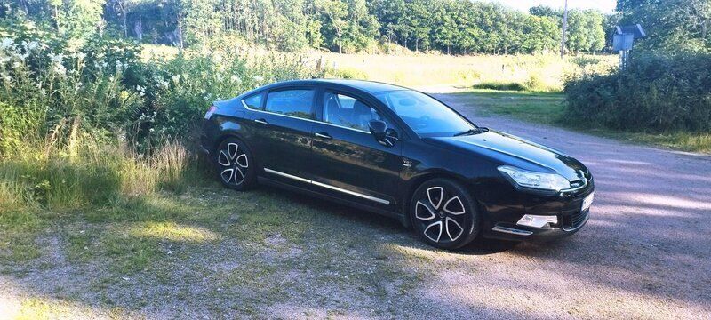 Svart Begagnad 2012 Citroën C5 Sedan | 75 000 kr (Marknadspris) - Bild 1/4