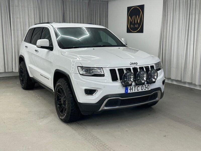Vit Begagnad 2016 Jeep Grand Cherokee SUV | 199 900 kr (Marknadspris) - Bild 1/4