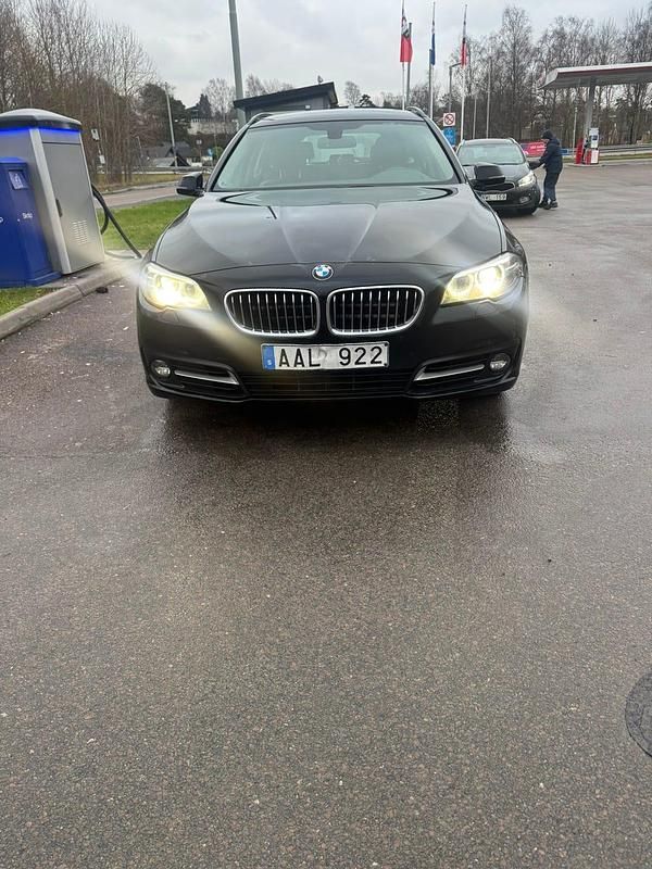 Begagnad 2014 BMW 520 Kombi | 129 000 kr (Bra pris) - Bild 1/4
