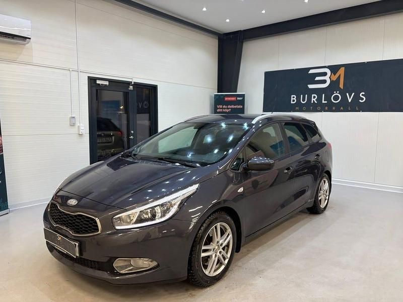 Grå Begagnad 2013 Kia Ceed Sportswagon Kombi | 69 900 kr (Dyr) - Bild 1/4