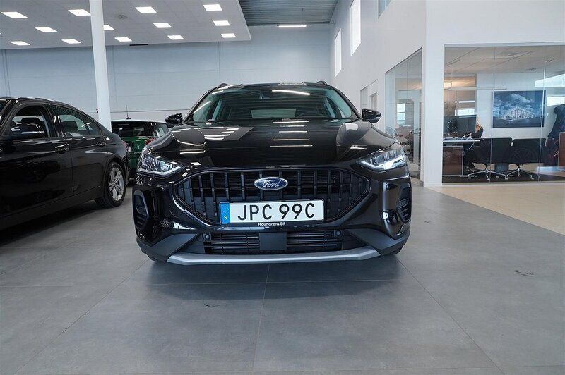 Begagnad Ford Focus Active 125 HK (91 kW) 2023 Svart Kombi
