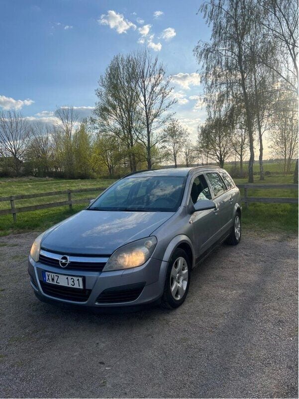 Grå Begagnad 2006 Opel Astra Kombi | 15 000 kr (Marknadspris) - Bild 1/4