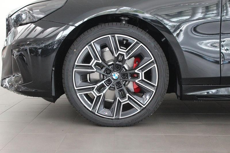 Begagnad BMW 520 M Sport 198 HK (145 kW) 2025 Svart Kombi