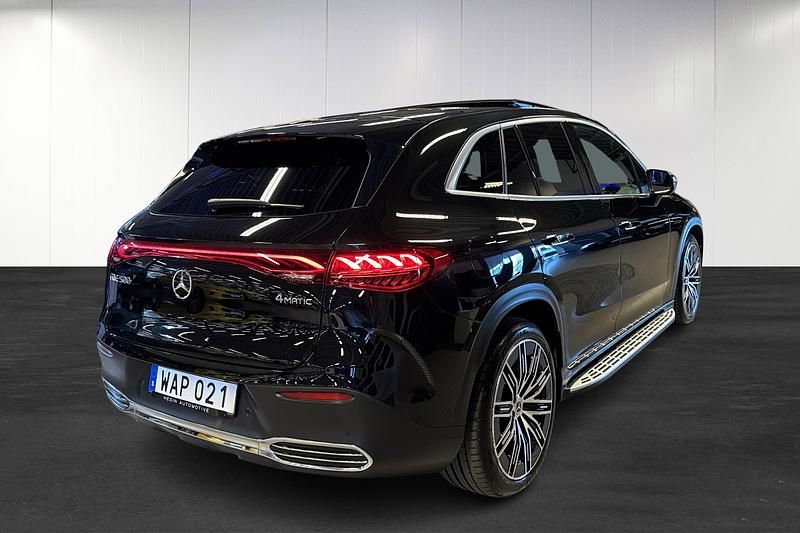 Begagnad Mercedes EQE500 300 kW (408 HK) 2023 Svart SUV