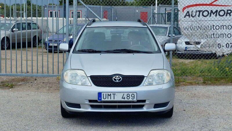 Silver Begagnad 2003 Toyota Corolla Kombi | 28 900 kr (Marknadspris) - Bild 1/4