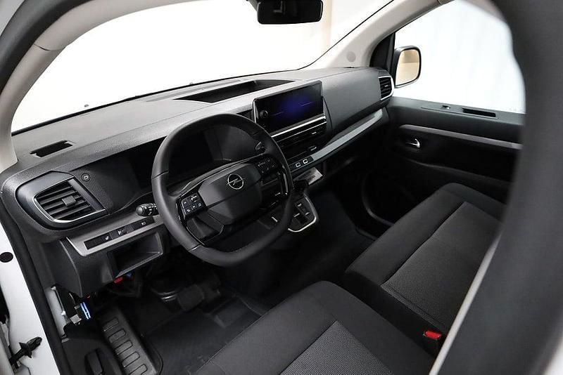 Begagnad Opel Zafira 180 HK (132 kW) 2026 Vit Minibuss