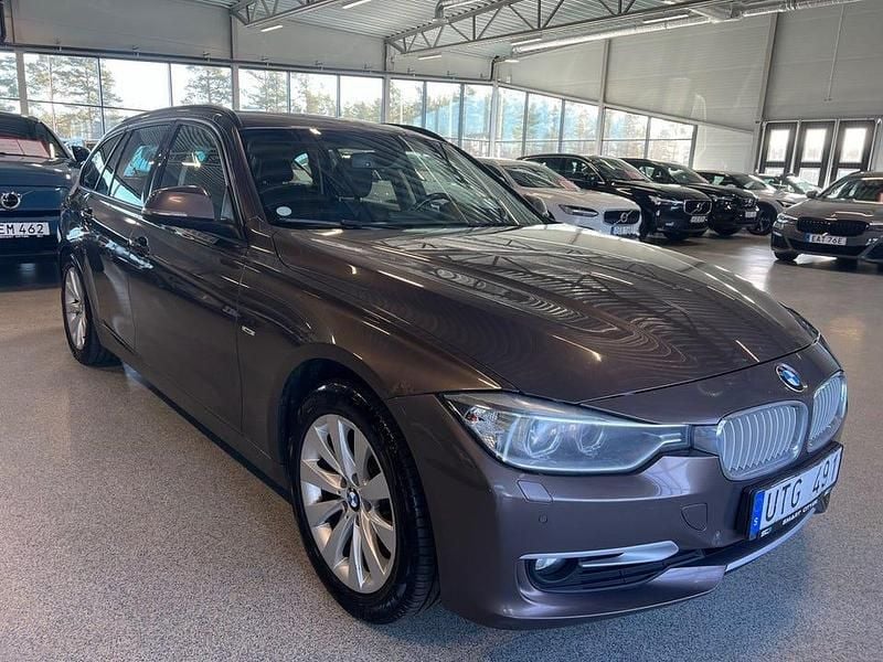 Begagnad BMW 320 184 HK (135 kW) 2013 Brun Kombi