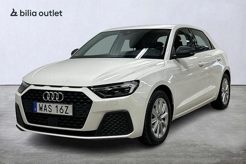 Vit Begagnad 2023 Audi A1 Sportback Proline Halvkombi | 209 900 kr (Marknadspris) - Bild 1/3