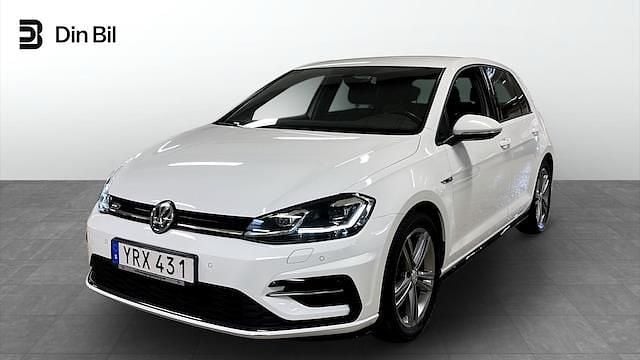 Vit (pure white) Begagnad 2018 VW Golf VII Highline Sedan | 189 800 kr (Marknadspris) - Bild 1/4