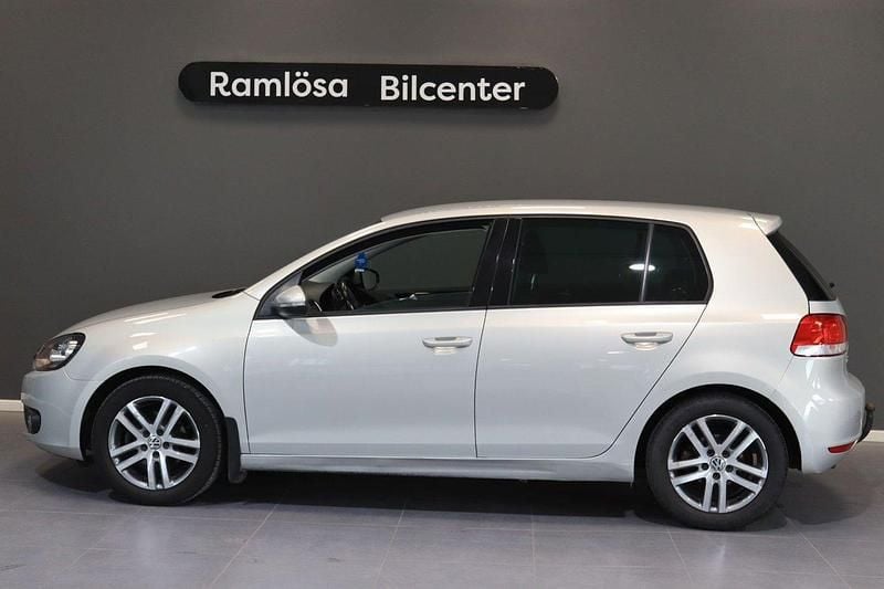 Ljusbrun Begagnad 2011 VW Golf VI Halvkombi | 89 900 kr (Marknadspris) - Bild 1/4