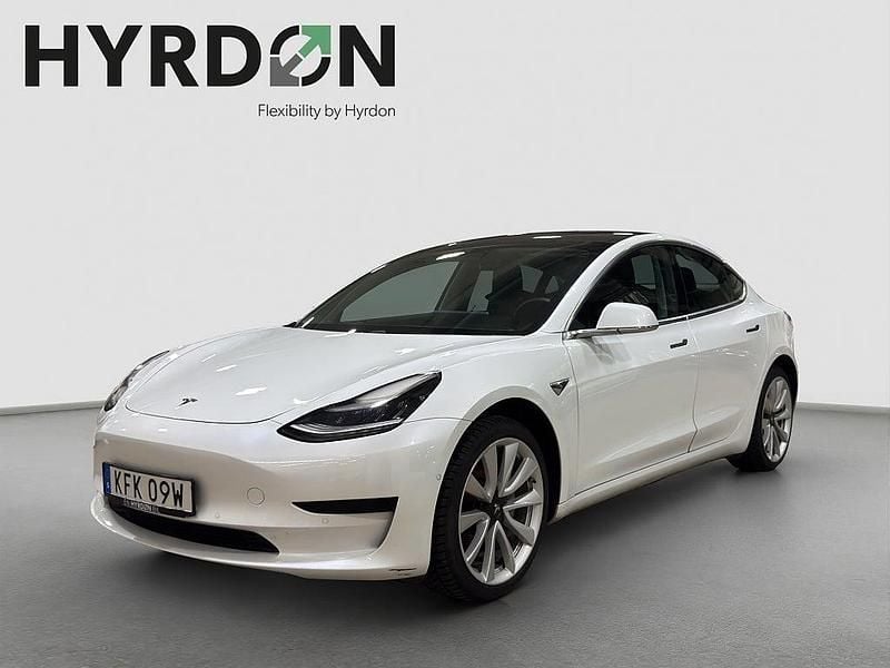 Begagnad Tesla Model 3 Standard Range Plus 239 kW (325 HK) 2019 Vit Sedan