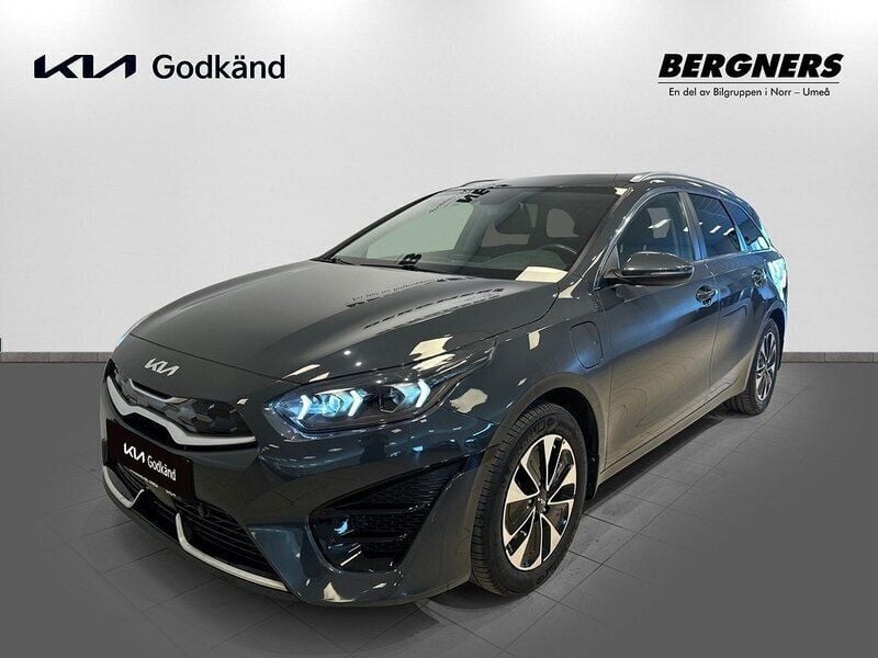 Grå Begagnad 2022 Kia Ceed Sportswagon Advance Kombi | 269 900 kr (Marknadspris) - Bild 1/3