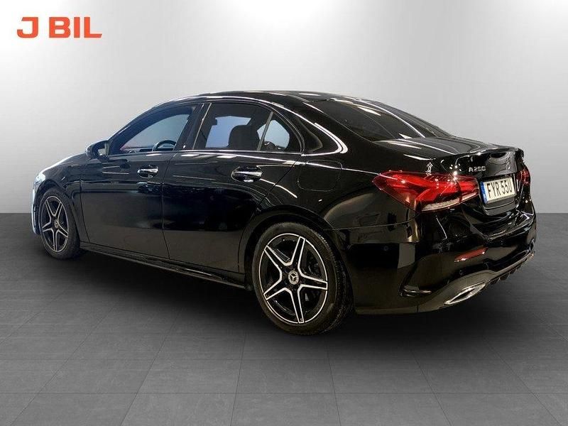Begagnad Mercedes A200 Premium 163 HK (119 kW) 2020 Svart Sedan